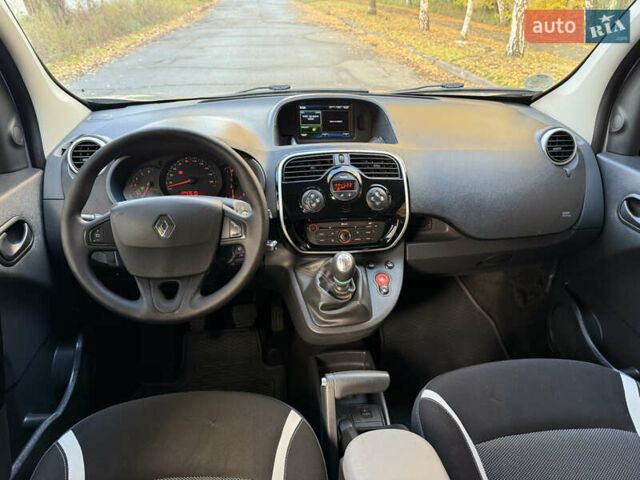 Рено Кєнгу 2014 у Києві на Automoto.ua Сірий Рено Кєнгу, об'ємом двигуна 1.46 л та пробігом 260 тис. км за 12700 $, фото 23 на Automoto.ua