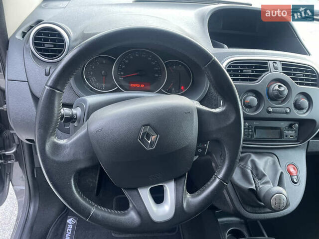 Серый Рено Кенгу, объемом двигателя 1.5 л и пробегом 226 тыс. км за 11400 $, фото 20 на Automoto.ua