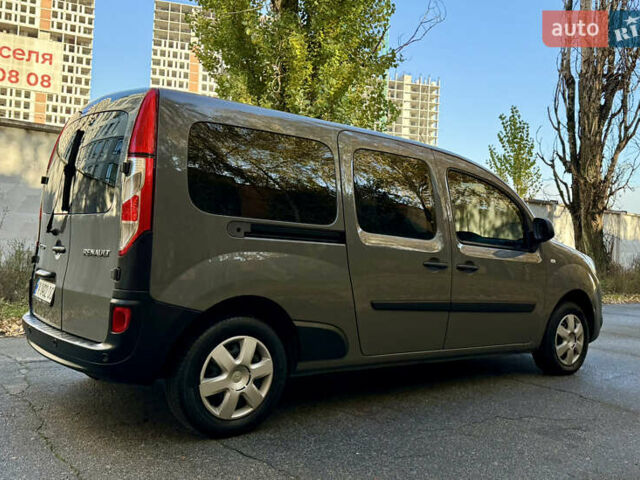 Рено Кєнгу 2014 у Києві на Automoto.ua Сірий Рено Кєнгу, об'ємом двигуна 1.46 л та пробігом 260 тис. км за 12700 $, фото 9 на Automoto.ua