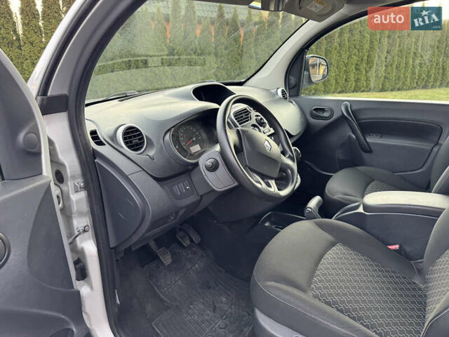Серый Рено Кенгу, объемом двигателя 1.5 л и пробегом 163 тыс. км за 9600 $, фото 9 на Automoto.ua