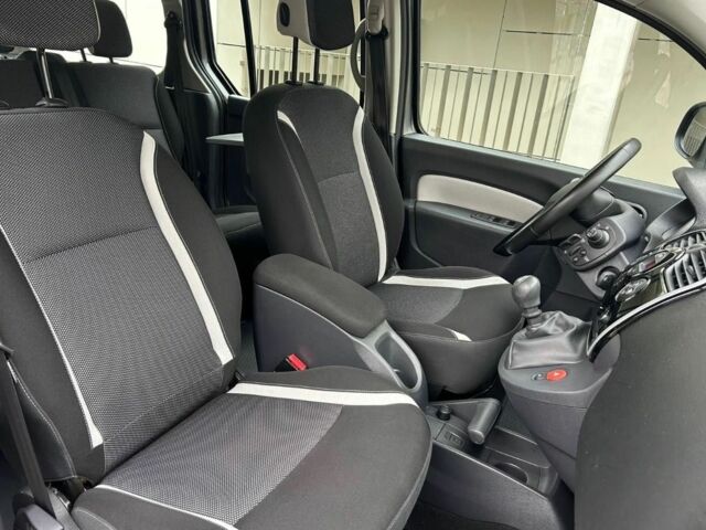 Серый Рено Кенгу, объемом двигателя 1.5 л и пробегом 140 тыс. км за 6400 $, фото 16 на Automoto.ua