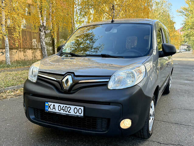Рено Кєнгу 2014 у Києві на Automoto.ua Сірий Рено Кєнгу, об'ємом двигуна 1.46 л та пробігом 260 тис. км за 12700 $, фото 2 на Automoto.ua