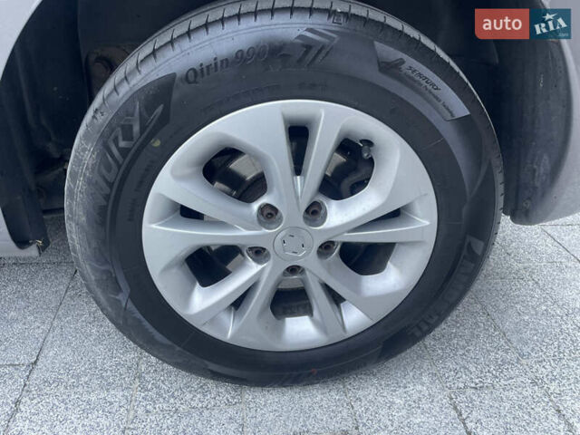 Серый Рено Кенгу, объемом двигателя 1.5 л и пробегом 226 тыс. км за 11400 $, фото 43 на Automoto.ua