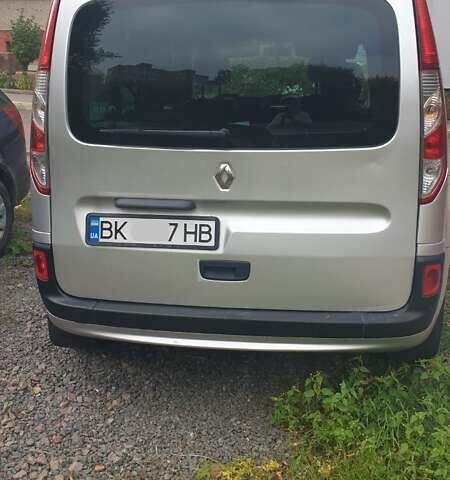 Сірий Рено Кєнгу, об'ємом двигуна 1.5 л та пробігом 182 тис. км за 9800 $, фото 2 на Automoto.ua