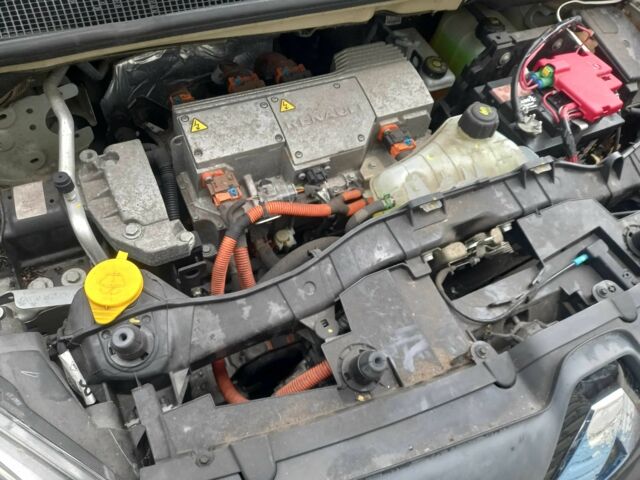 Серый Рено Кенгу, объемом двигателя 0 л и пробегом 120 тыс. км за 1500 $, фото 9 на Automoto.ua