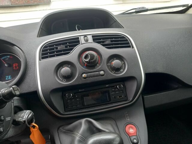 Серый Рено Кенгу, объемом двигателя 0 л и пробегом 120 тыс. км за 1500 $, фото 7 на Automoto.ua