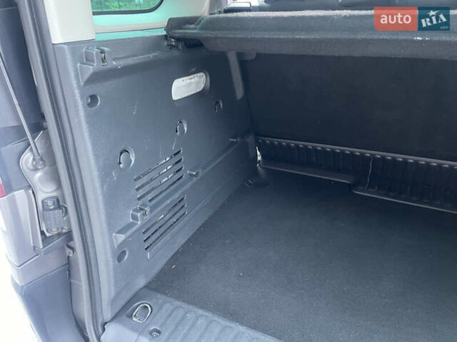 Серый Рено Кенгу, объемом двигателя 1.5 л и пробегом 226 тыс. км за 11400 $, фото 39 на Automoto.ua