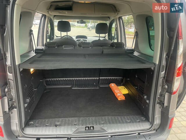 Серый Рено Кенгу, объемом двигателя 1.5 л и пробегом 225 тыс. км за 11700 $, фото 34 на Automoto.ua