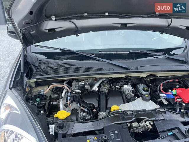 Серый Рено Кенгу, объемом двигателя 1.5 л и пробегом 226 тыс. км за 11400 $, фото 48 на Automoto.ua