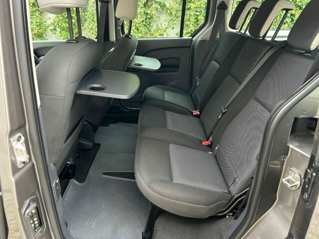 Серый Рено Кенгу, объемом двигателя 1.5 л и пробегом 140 тыс. км за 6400 $, фото 12 на Automoto.ua