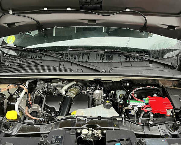 Серый Рено Кенгу, объемом двигателя 1.5 л и пробегом 200 тыс. км за 12700 $, фото 32 на Automoto.ua