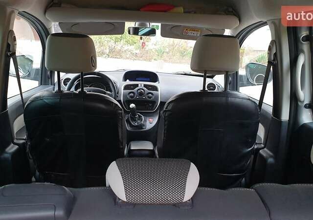 Сірий Рено Кєнгу, об'ємом двигуна 1.5 л та пробігом 182 тис. км за 9800 $, фото 4 на Automoto.ua