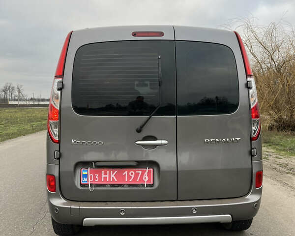 Серый Рено Кенгу, объемом двигателя 1.5 л и пробегом 200 тыс. км за 12700 $, фото 12 на Automoto.ua