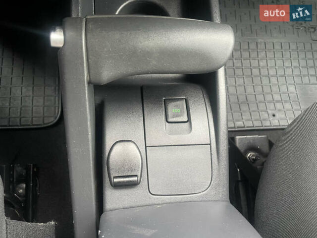 Серый Рено Кенгу, объемом двигателя 1.5 л и пробегом 225 тыс. км за 11700 $, фото 25 на Automoto.ua