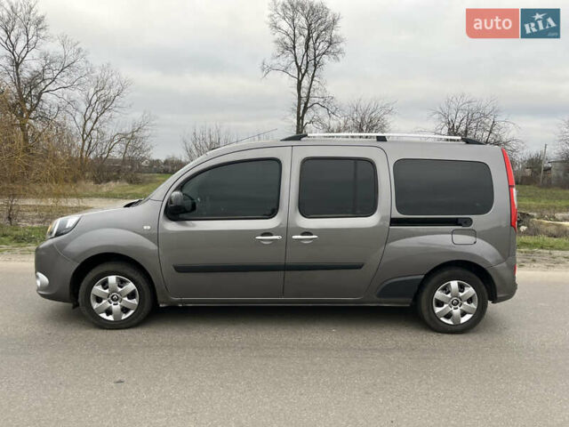 Серый Рено Кенгу, объемом двигателя 1.5 л и пробегом 200 тыс. км за 12700 $, фото 16 на Automoto.ua