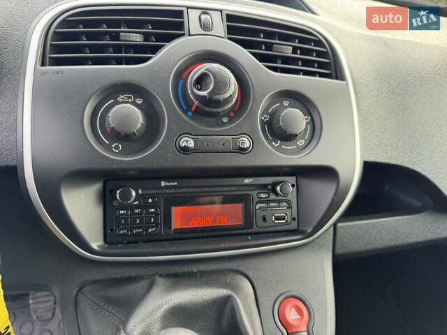 Серый Рено Кенгу, объемом двигателя 1.5 л и пробегом 163 тыс. км за 9600 $, фото 15 на Automoto.ua