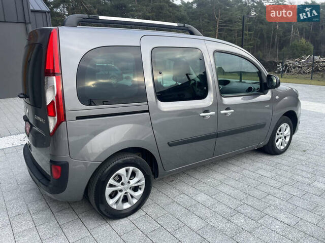 Серый Рено Кенгу, объемом двигателя 1.5 л и пробегом 226 тыс. км за 11400 $, фото 4 на Automoto.ua