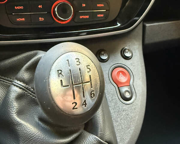 Рено Кєнгу 2014 у Києві на Automoto.ua Сірий Рено Кєнгу, об'ємом двигуна 1.46 л та пробігом 260 тис. км за 12700 $, фото 36 на Automoto.ua