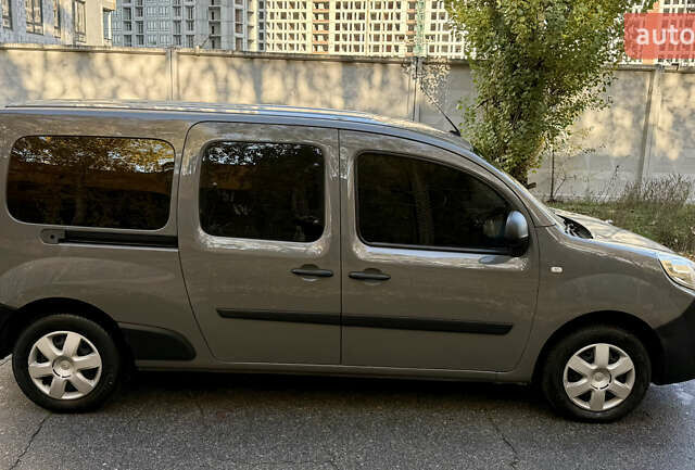 Рено Кєнгу 2014 у Києві на Automoto.ua Сірий Рено Кєнгу, об'ємом двигуна 1.46 л та пробігом 260 тис. км за 12700 $, фото 15 на Automoto.ua