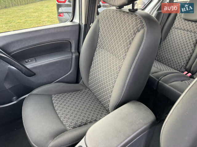 Серый Рено Кенгу, объемом двигателя 1.5 л и пробегом 163 тыс. км за 9600 $, фото 11 на Automoto.ua