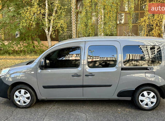 Рено Кєнгу 2014 у Києві на Automoto.ua Сірий Рено Кєнгу, об'ємом двигуна 1.46 л та пробігом 260 тис. км за 12700 $, фото 6 на Automoto.ua