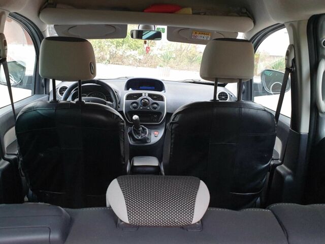 Серый Рено Кенгу, объемом двигателя 1.5 л и пробегом 182 тыс. км за 9800 $, фото 4 на Automoto.ua