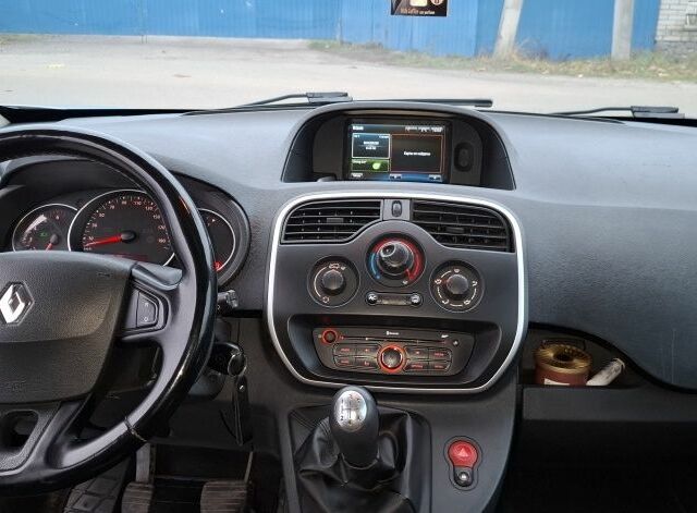 Серый Рено Кенгу, объемом двигателя 1.5 л и пробегом 274 тыс. км за 8200 $, фото 6 на Automoto.ua