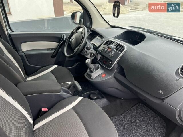 Серый Рено Кенгу, объемом двигателя 1.5 л и пробегом 175 тыс. км за 10600 $, фото 19 на Automoto.ua