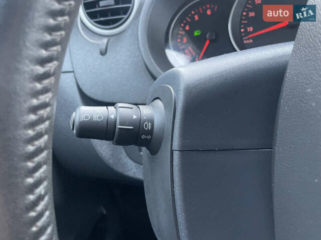 Серый Рено Кенгу, объемом двигателя 1.5 л и пробегом 226 тыс. км за 11400 $, фото 30 на Automoto.ua