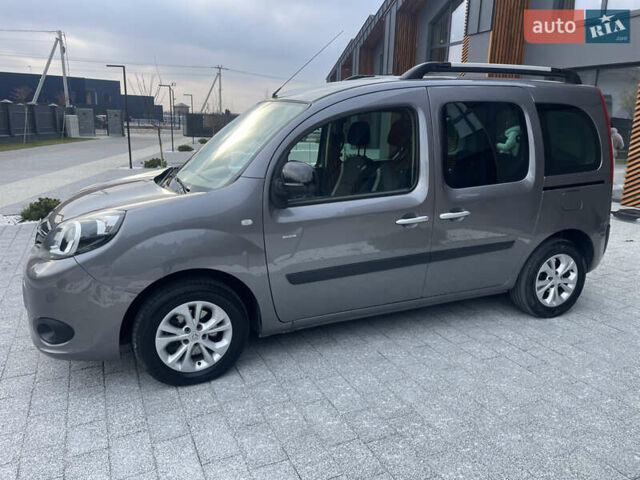 Серый Рено Кенгу, объемом двигателя 1.5 л и пробегом 226 тыс. км за 11400 $, фото 10 на Automoto.ua