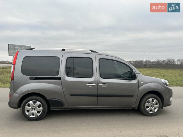 Серый Рено Кенгу, объемом двигателя 1.5 л и пробегом 200 тыс. км за 12700 $, фото 9 на Automoto.ua