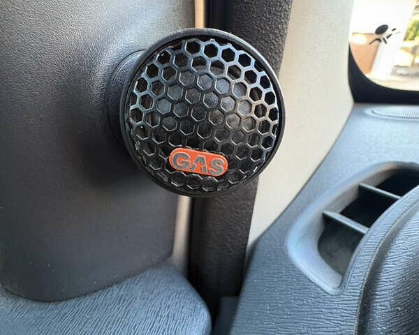 Рено Кенгу 2015 в Запорожье на Automoto.ua Серый Рено Кенгу, объемом двигателя 1.46 л и пробегом 289 тыс. км за 9999 $, фото 14 на Automoto.ua