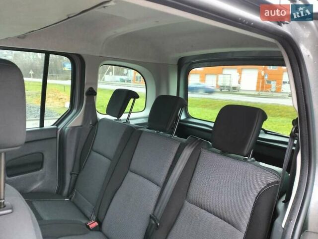 Серый Рено Кенгу, объемом двигателя 1.5 л и пробегом 240 тыс. км за 11300 $, фото 16 на Automoto.ua