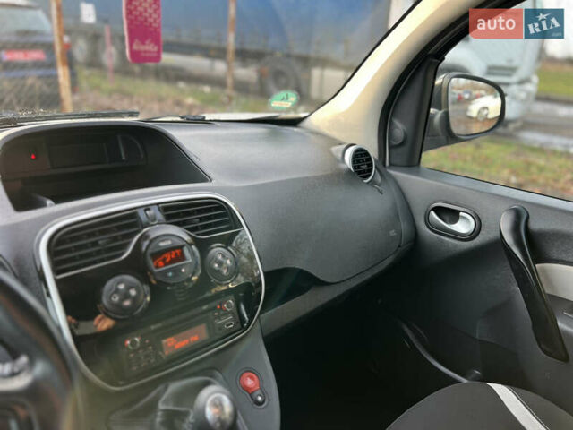 Серый Рено Кенгу, объемом двигателя 1.5 л и пробегом 189 тыс. км за 10900 $, фото 32 на Automoto.ua