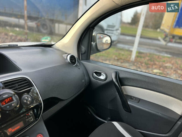 Серый Рено Кенгу, объемом двигателя 1.5 л и пробегом 189 тыс. км за 10900 $, фото 33 на Automoto.ua