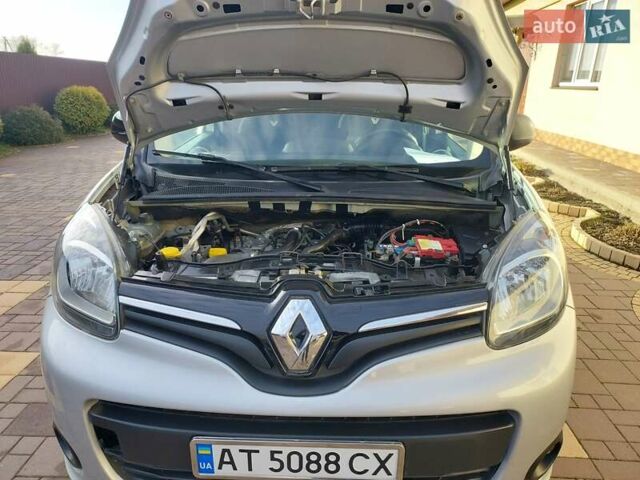 Серый Рено Кенгу, объемом двигателя 1.2 л и пробегом 123 тыс. км за 10200 $, фото 5 на Automoto.ua