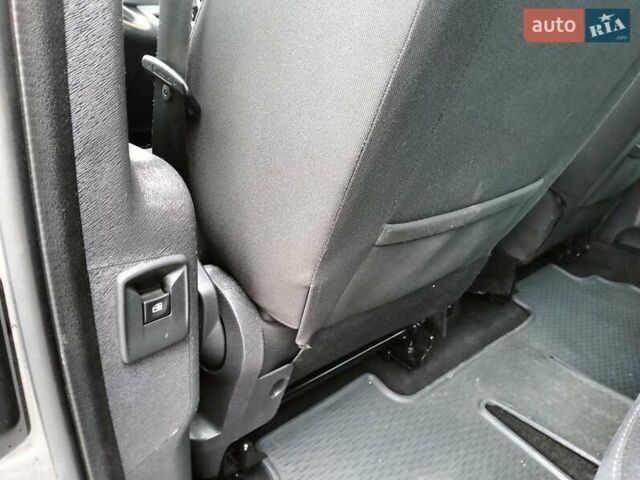 Серый Рено Кенгу, объемом двигателя 1.5 л и пробегом 240 тыс. км за 11300 $, фото 19 на Automoto.ua