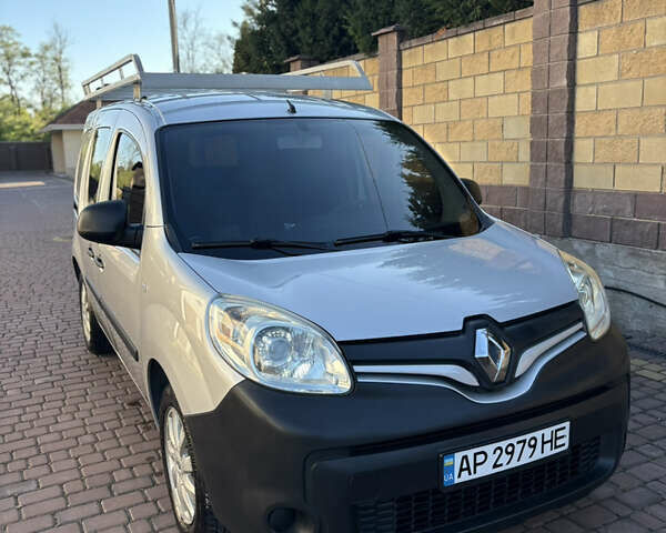 Рено Кенгу 2015 в Запорожье на Automoto.ua Серый Рено Кенгу, объемом двигателя 1.46 л и пробегом 289 тыс. км за 9999 $, фото 1 на Automoto.ua