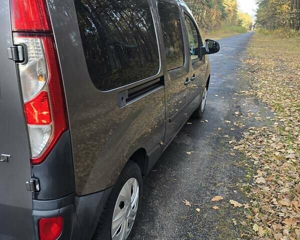 Сірий Рено Кєнгу, об'ємом двигуна 1.5 л та пробігом 154 тис. км за 11900 $, фото 13 на Automoto.ua