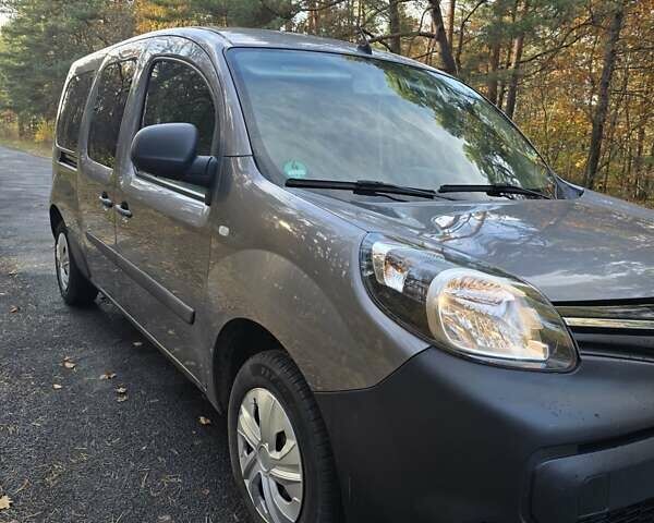 Сірий Рено Кєнгу, об'ємом двигуна 1.5 л та пробігом 154 тис. км за 11900 $, фото 5 на Automoto.ua