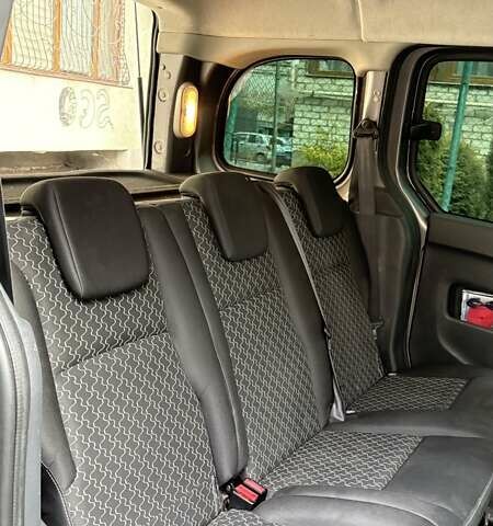 Сірий Рено Кєнгу, об'ємом двигуна 1.46 л та пробігом 330 тис. км за 10500 $, фото 8 на Automoto.ua