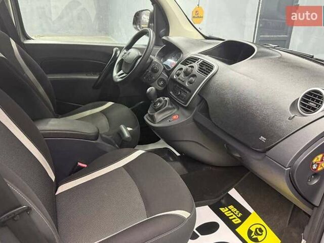 Серый Рено Кенгу, объемом двигателя 1.46 л и пробегом 271 тыс. км за 14450 $, фото 14 на Automoto.ua
