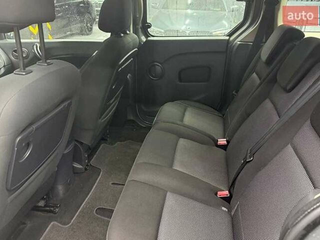 Серый Рено Кенгу, объемом двигателя 1.46 л и пробегом 271 тыс. км за 14450 $, фото 15 на Automoto.ua