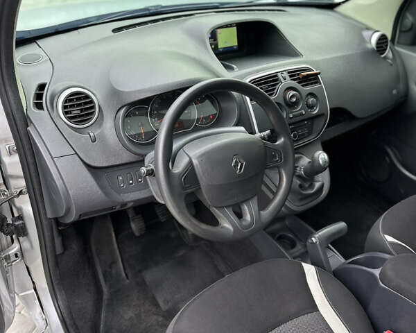 Сірий Рено Кєнгу, об'ємом двигуна 1.5 л та пробігом 264 тис. км за 12800 $, фото 10 на Automoto.ua