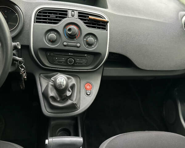 Сірий Рено Кєнгу, об'ємом двигуна 1.5 л та пробігом 264 тис. км за 12800 $, фото 25 на Automoto.ua