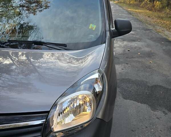 Сірий Рено Кєнгу, об'ємом двигуна 1.5 л та пробігом 154 тис. км за 11900 $, фото 1 на Automoto.ua