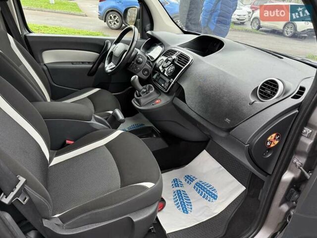 Сірий Рено Кєнгу, об'ємом двигуна 1.5 л та пробігом 241 тис. км за 12500 $, фото 17 на Automoto.ua