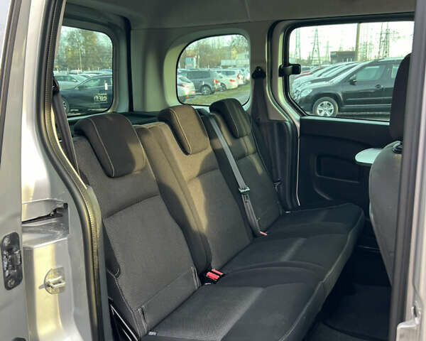 Серый Рено Кенгу, объемом двигателя 1.5 л и пробегом 189 тыс. км за 10900 $, фото 46 на Automoto.ua