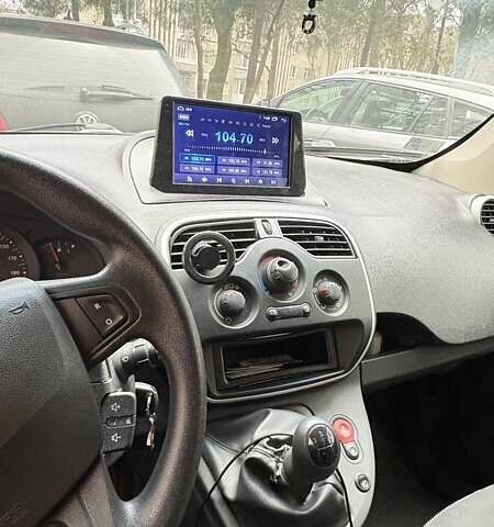 Сірий Рено Кєнгу, об'ємом двигуна 1.46 л та пробігом 330 тис. км за 10500 $, фото 5 на Automoto.ua