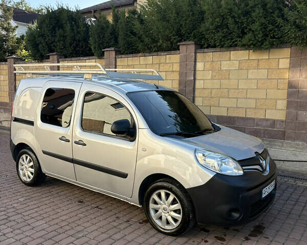 Рено Кенгу 2015 в Запорожье на Automoto.ua Серый Рено Кенгу, объемом двигателя 1.46 л и пробегом 289 тыс. км за 9999 $, фото 2 на Automoto.ua